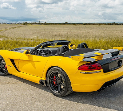 Фото дисков Strasse Wheels SV2-6 Deep Concave FS на Dodge Viper