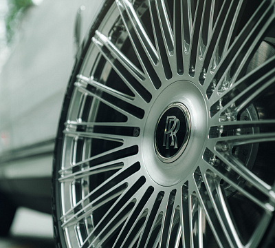 Фото дисков Vossen S17-14 на Rolls-Royce Cullinan