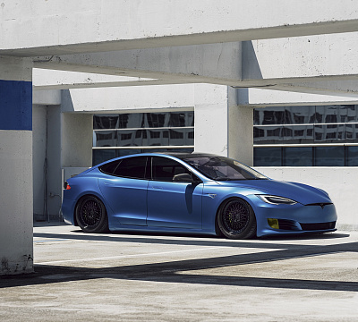 Фото дисков Rotiform LHR на Tesla Model S