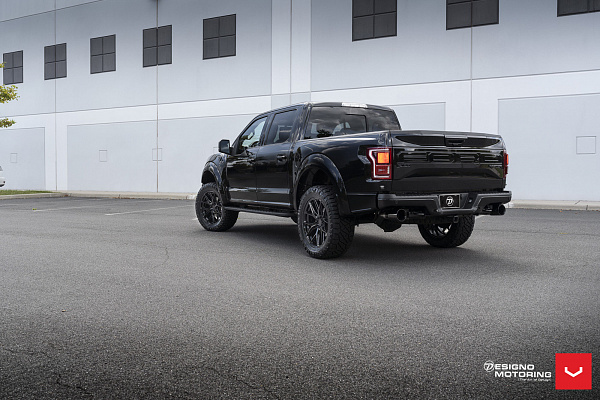 Фото дисков Vossen HF6-4 Черный глянец на Ford F-150 XIII