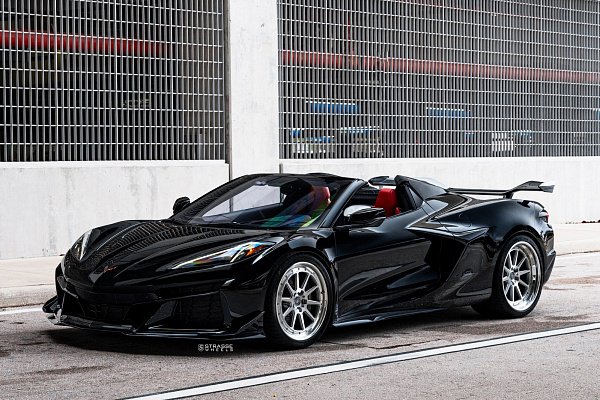 Фото дисков AL13 R10 Глянцевый лак на Chevrolet Corvette C8