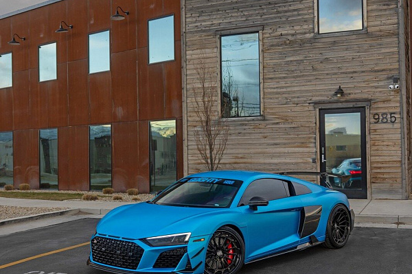 Фото дисков Strasse Wheels SV15FF Deep Concave FS Черный глянец на Audi R8 (4S)