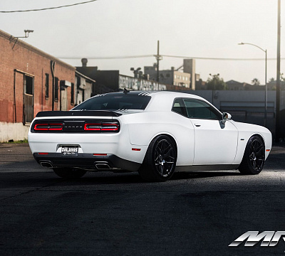 Фото дисков MRR FS01 на Dodge Challenger III