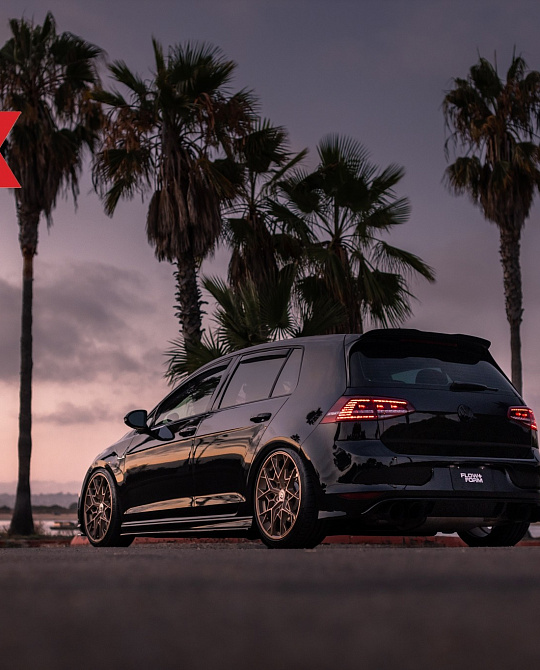Фото дисков FF10 Сатиновая темная медь на Volkswagen Golf VIII