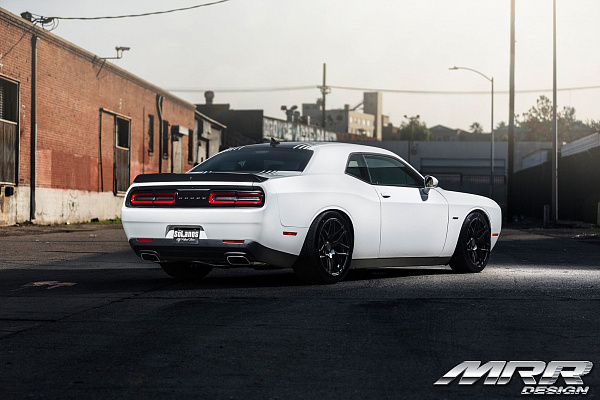 Фото дисков MRR FS01 Черный глянец на Dodge Challenger III