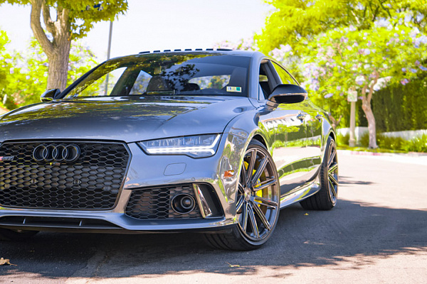 Фото дисков CEC C882 Глянцевый темный лак на Audi A/RS 7 (4G)