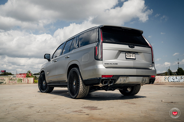 Фото дисков Vossen S17-16 Черный глянец на Cadillac Escalade V
