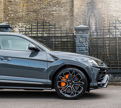 Фото дисков Kahn Type 53 на Lamborghini Urus