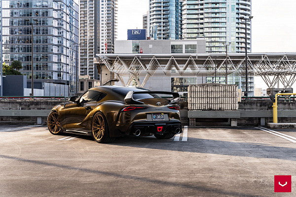 Фото дисков Vossen M-X6 Глянцевое темное золото на Toyota Supra A90