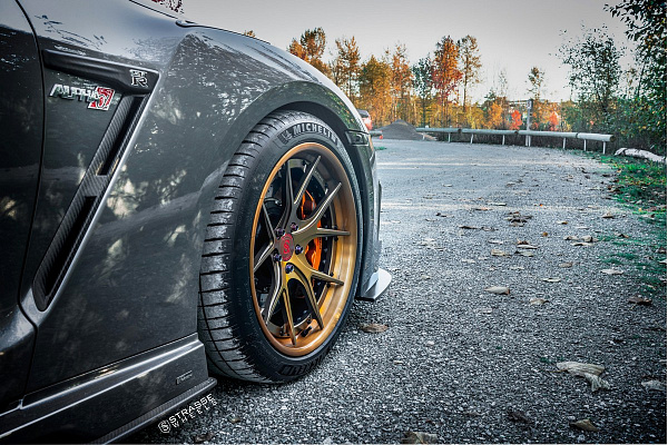 Фото дисков Strasse Wheels SM5R Deep Concave FS Другой цвет на Nissan GT-R