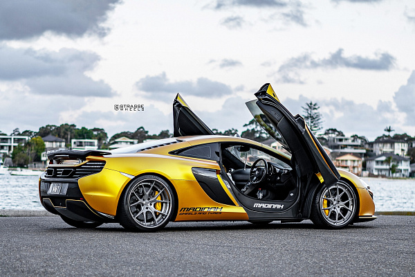 Фото дисков Strasse Wheels SM5R Deep Concave FS Сатиновый тонированный лак на McLaren 650S