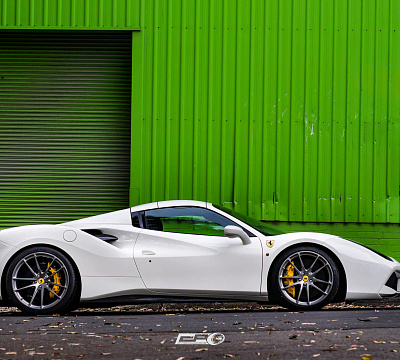 Фото дисков HRE P104 на Ferrari 488