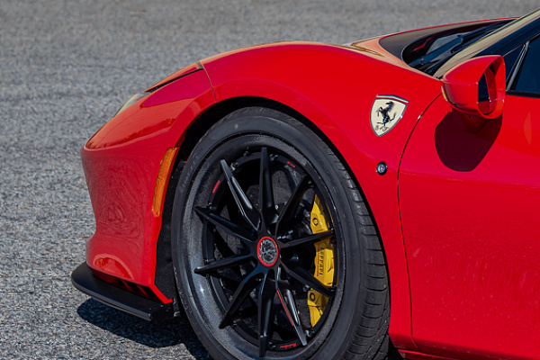 Фото дисков Brixton Forged R11-R Черный сатин на Ferrari F8