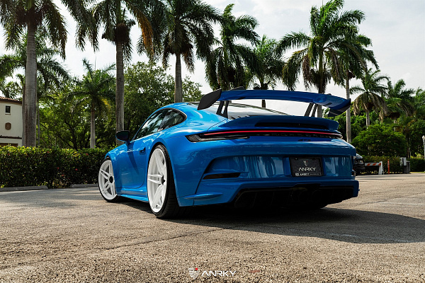 Фото дисков Anrky AN27 Белый глянец на Porsche 911 VIII