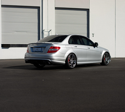 Фото дисков HRE FF04 на Mercedes-Benz C-Class (W204)