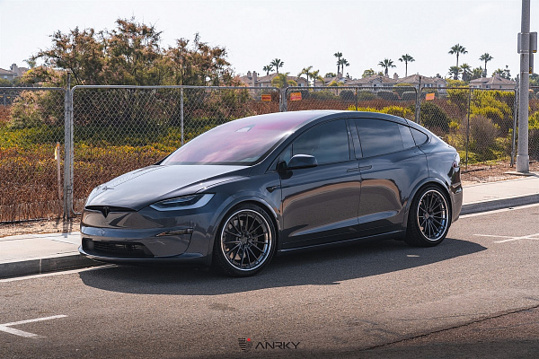 Фото дисков Anrky AN39 Глянцевый графит на Tesla Model X