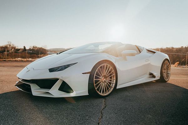 Фото дисков Vossen S17-04 Глянцевая шампань на Lamborghini Huracan