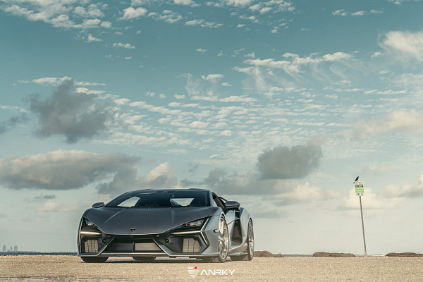 Фото дисков Anrky XR-301 Глянцевый лак на Lamborghini Revuelto