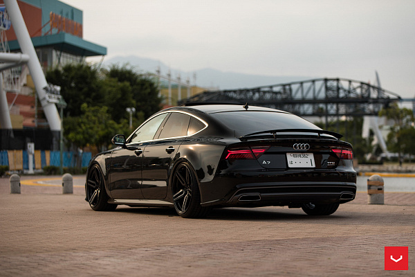 Фото дисков Vossen HF-1 Черный глянец на Audi A/RS 7 (4G)