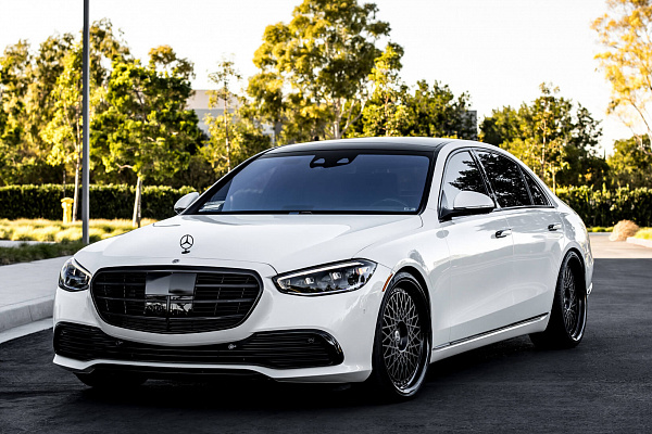 Фото дисков HRE 501 Черный сатин на Mercedes-Benz S-Class (W223)