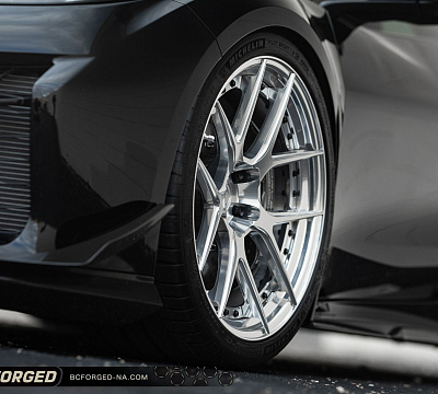 Фото дисков BC Forged HCS02 на Chevrolet Corvette C8