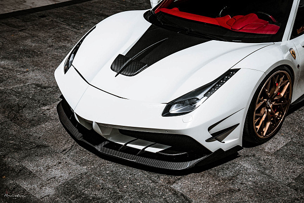 Фото дисков Brixton Forged PF10 Сатиновая бронза на Ferrari 488