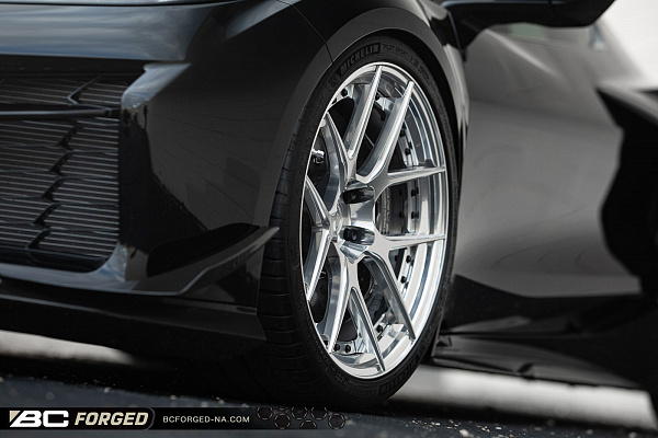 Фото дисков BC Forged HCS02 Полированный лак на Chevrolet Corvette C8