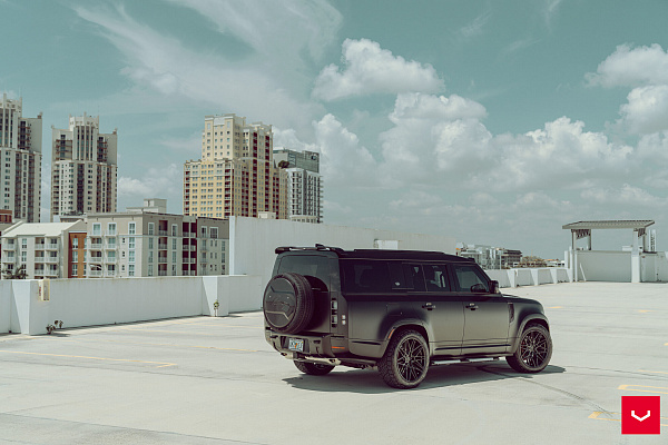 Фото дисков Vossen HF-7 Черный глянец на Land Rover Defender II