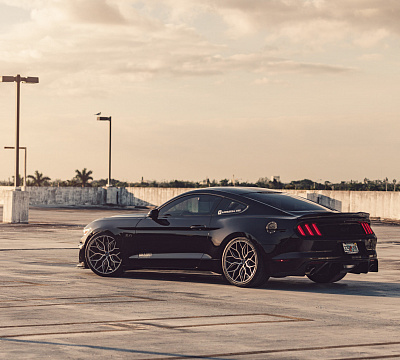 Фото дисков Vossen HF-2 на Ford Mustang VI