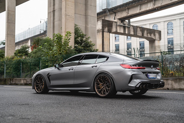 Фото дисков Brixton Forged PF10-RS Сатиновая бронза на BMW 8/M8