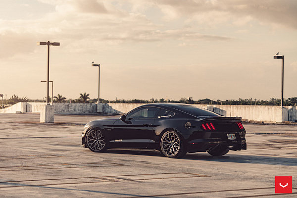 Фото дисков Vossen HF-2 Алмазная проточка на Ford Mustang VI