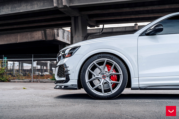Фото дисков Vossen HF-5 Серебро на Audi Q8