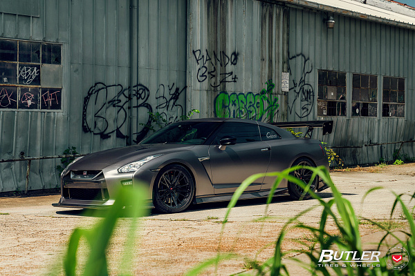 Фото дисков Vossen M-X6 Черный глянец на Nissan GT-R