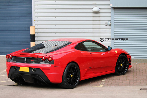 Фото дисков HRE P104 Черный глянец на Ferrari F430