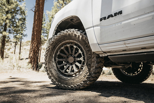 Фото дисков Black Rhino RAID Черный матовый на Ram 1500 V