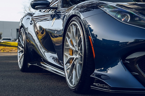 Фото дисков Anrky AN30 Глянцевый лак на Ferrari 812