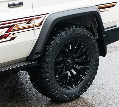 Фото дисков Kahn G22 DC на Toyota Land Cruiser 70