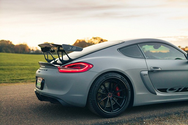 Фото дисков Brixton Forged R11-R Черный сатин на Porsche Cayman II