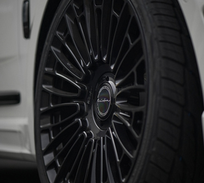 Фото дисков Brixton Forged LX01 на Rolls-Royce Cullinan