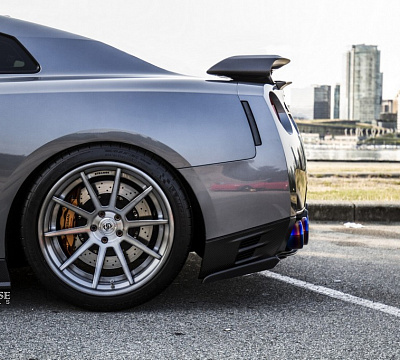 Фото дисков Strasse Wheels R10 Deep Concave на Nissan GT-R