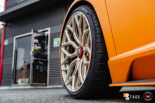 Фото дисков Vossen S17-01 Глянцевая шампань на Lamborghini Aventador