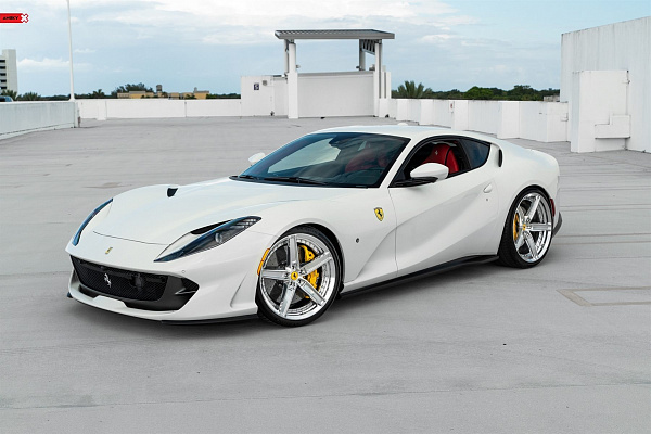 Фото дисков Anrky AN25 Полированный лак на Ferrari 812