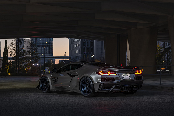 Фото дисков Brixton Forged RS01 Синий сатин на Chevrolet Corvette C8