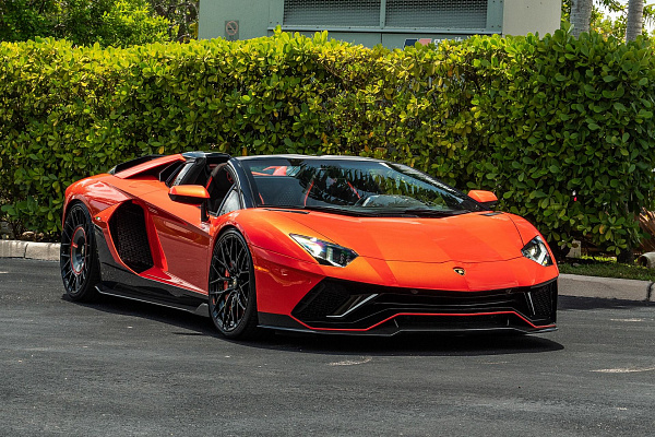 Фото дисков Anrky AN20 Черный глянец на Lamborghini Aventador