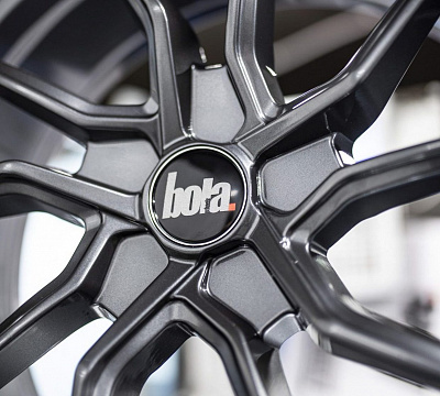 Bola B25
