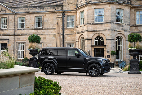 Фото дисков Kahn Mondial Retro RS Черный сатин на Land Rover Defender II