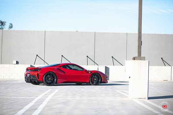 Фото дисков NOVITEC NF8 Черный глянец на Ferrari 488