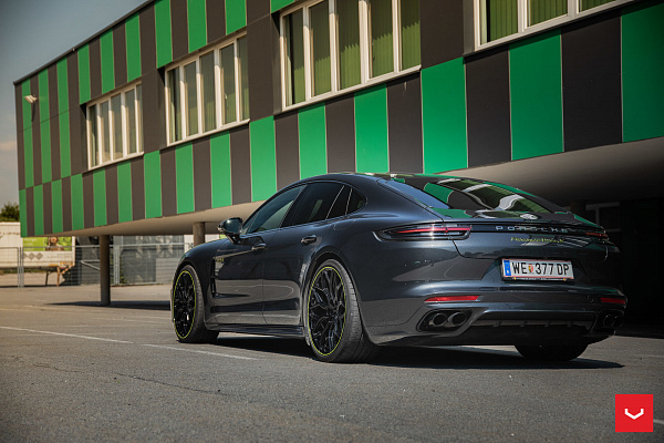 Фото дисков Vossen HF-2 Черный глянец на Porsche Panamera II