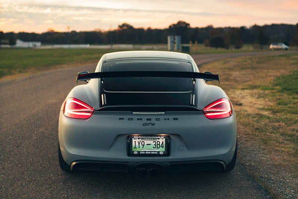 Фото дисков Brixton Forged R11-R Черный сатин на Porsche Cayman II
