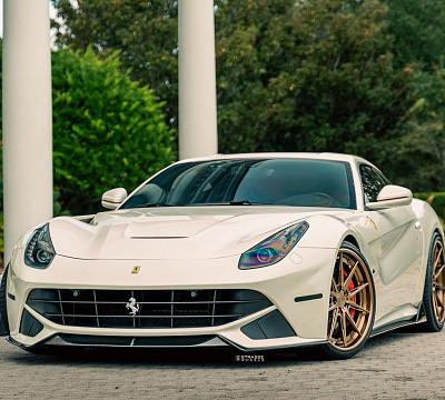 Фото дисков Strasse Wheels SV10-RS Deep Concave FS на Ferrari F12